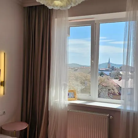Apartment завжди є світло! Soft Pink Mukacheve