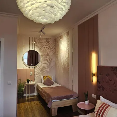завжди є світло! Soft Pink Apartment Mukacheve