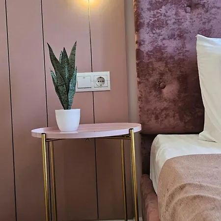 Soft Pink *