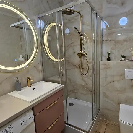 завжди є світло! Soft Pink Apartment