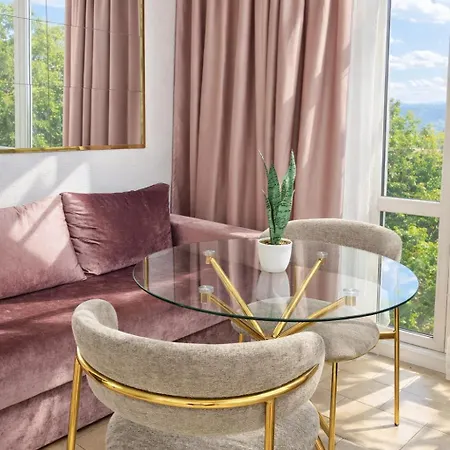 Soft Pink Moukatcheve